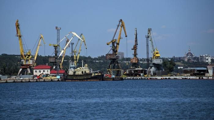 <em>Окупанти вивезли через маріупольський порт понад 36 тисяч тонн зерна. Фото: Міськрада Маріуполя. </em>