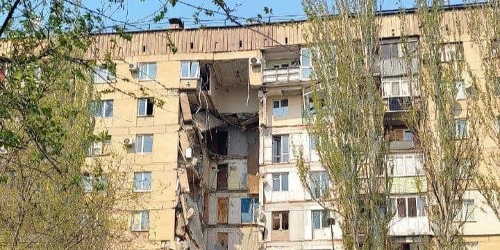 <em>Будинок в окупованому Рубіжному. Фото: Telegram/РУБІЖНЕ - Місто Герой</em>