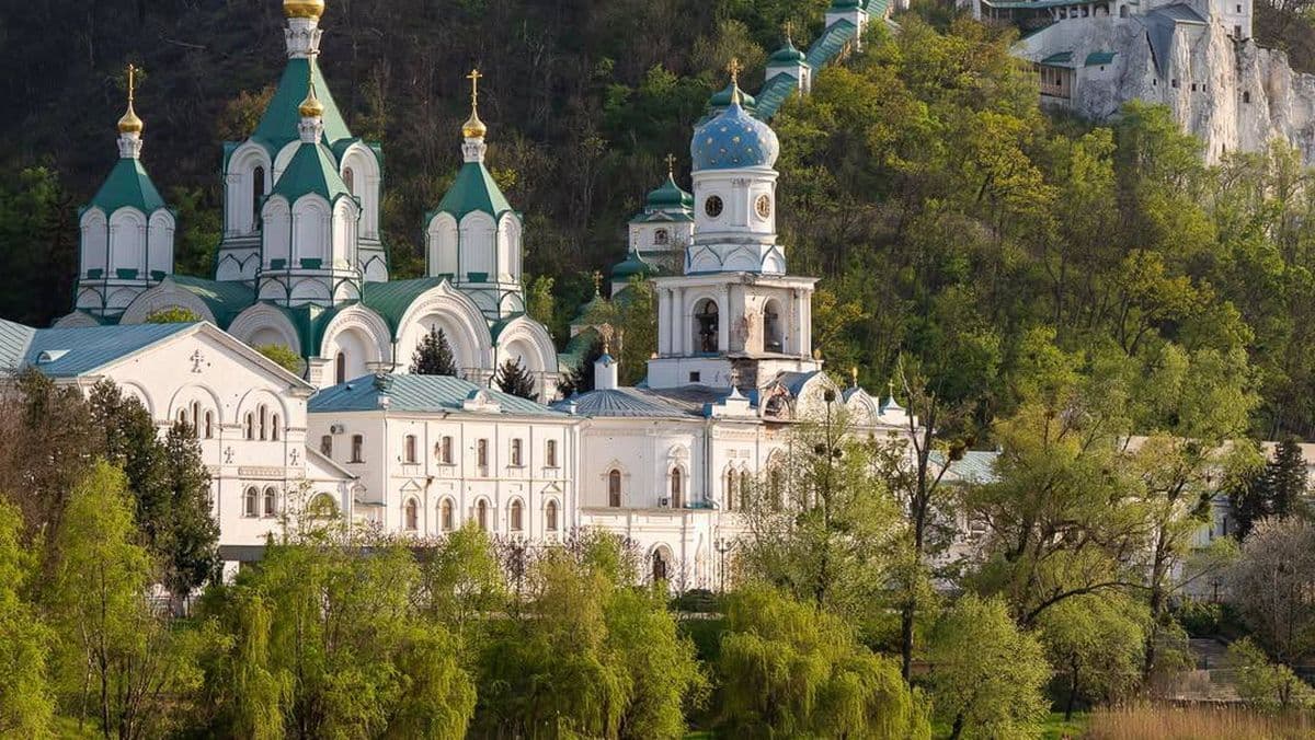 <em>Святогірська лавра. Фото: svlavra / Instagram </em>