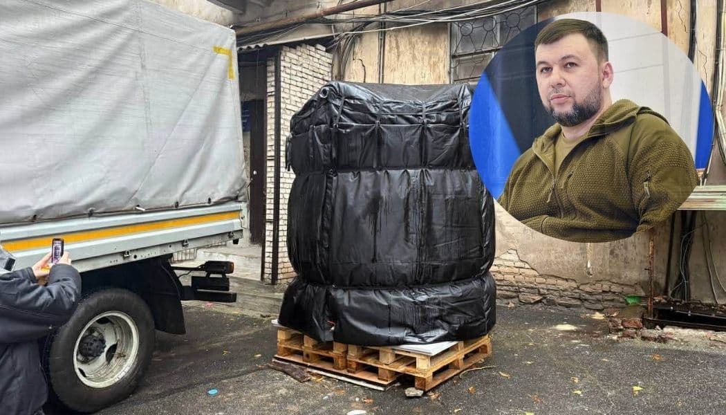 В окупованому Донецьку зустрічають зиму з вуличними діжками води у "шубах"