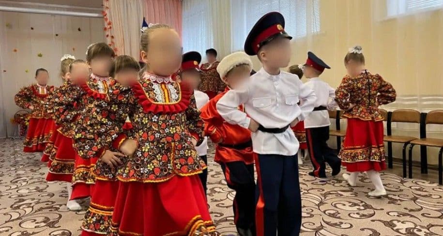 <em>Козачата у дитячому садку на ТОТ. Фото: realgazeta.com.ua</em>
