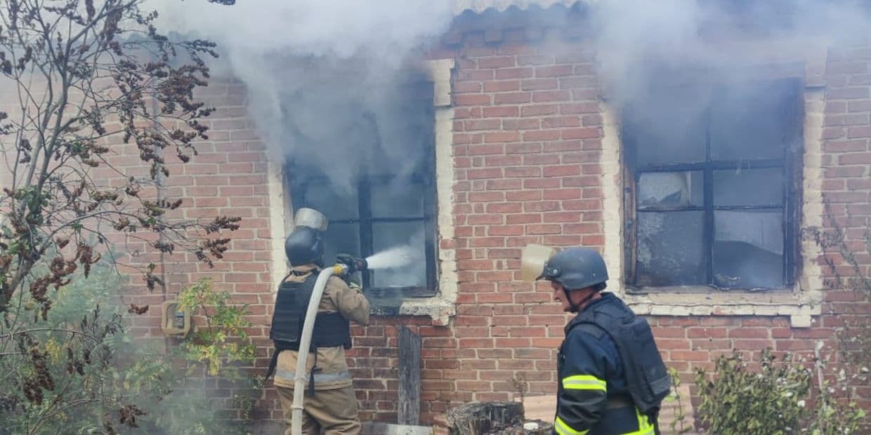 <em>Гасіння пожежі 30 вересня 2025 року. Фото: ДСНС Донеччини</em> <em>Гасіння пожежі 30 вересня 2025 року. Фото: ДСНС Донеччини</em>