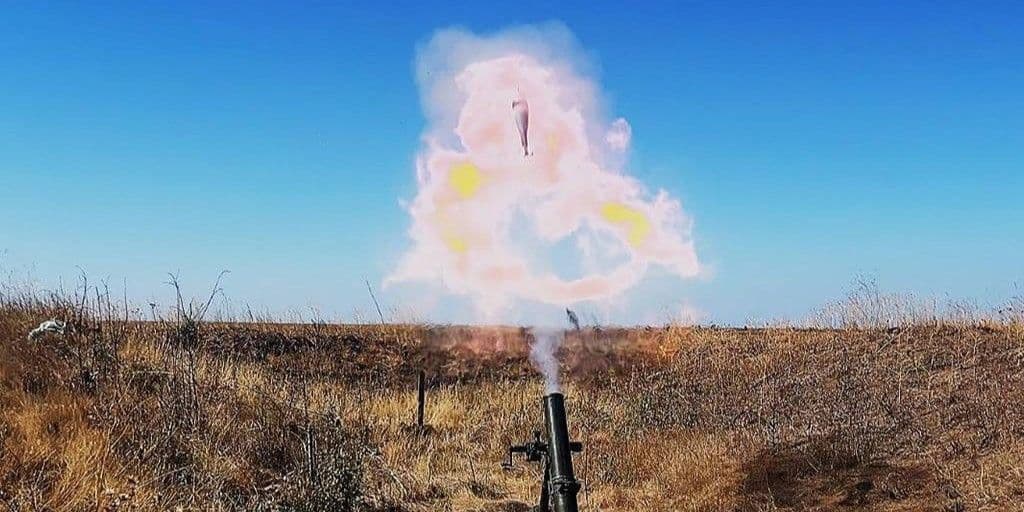 <em>Стріляє міномет. Фото: Оперативне командування "Південь"</em>