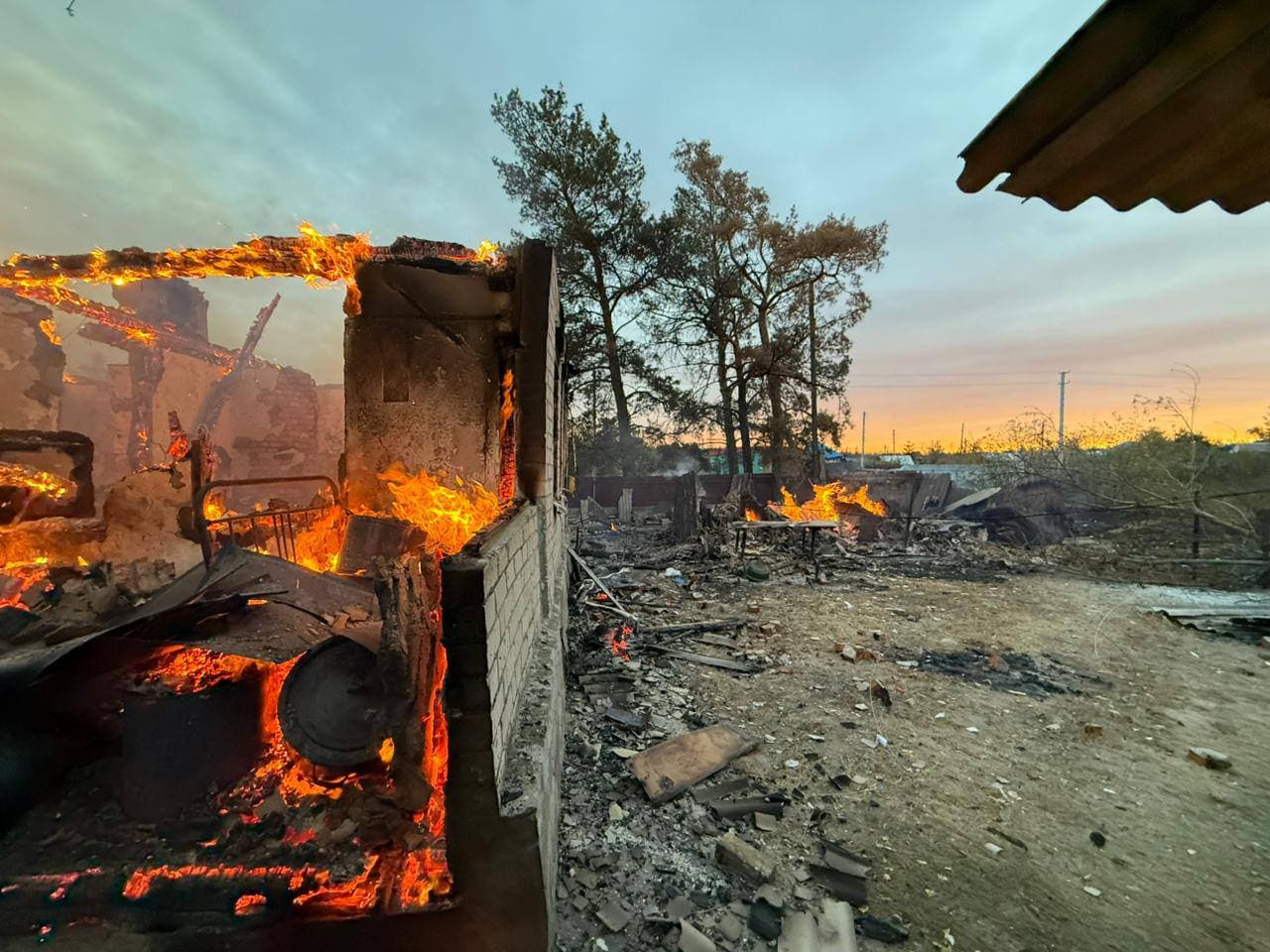 <em>Наслідки обстрілів на Донеччині. Фото: Донецької ОВА. </em>