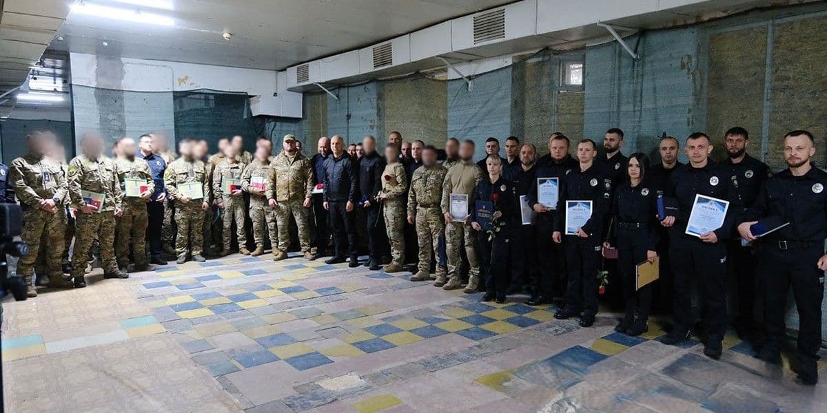 <em>Награждение полицейских Донетчины 1 октября 2025 года. Фото: НПУ</em>