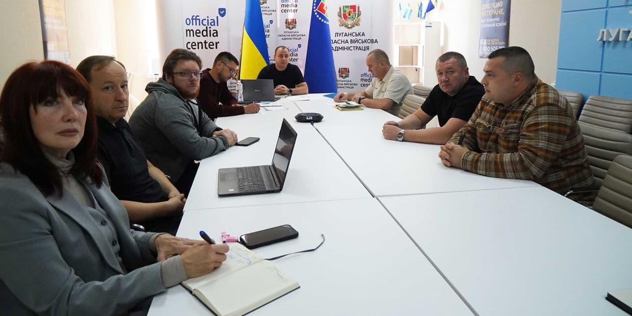 <em>Робоча група "Прозорість та підзвітність, 2 жовтня 2025 року. Фото: Луганська ОДА</em>