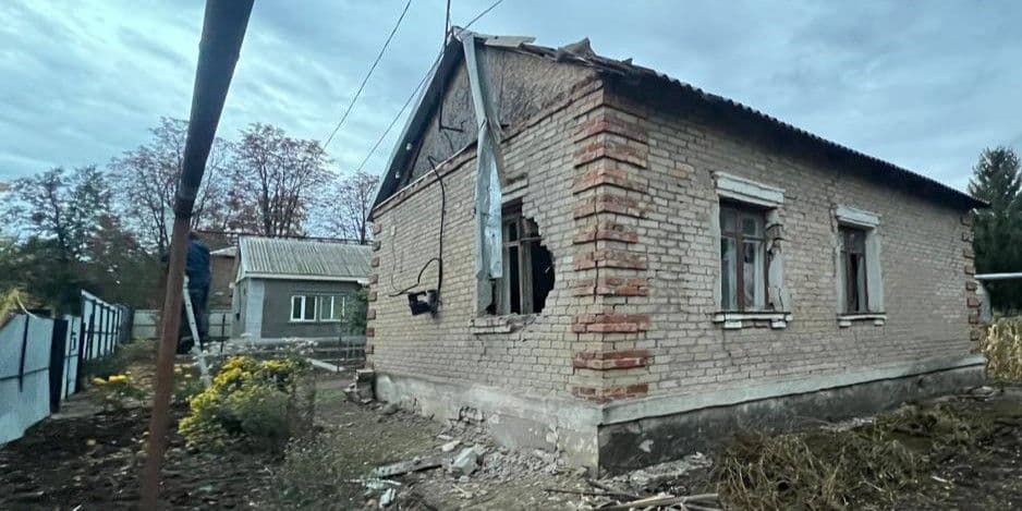 <em>Наслідки російського обстрілу Донеччини 8 жовтня 2025 року. Фото: Facebook/Вадим Філашкін</em>