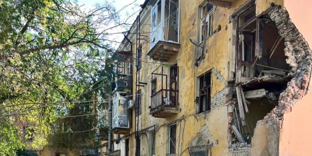 Россияне снова атаковали Константиновку FPV-дроном и авиабомбой ФАБ-250: какие последствия (фото)