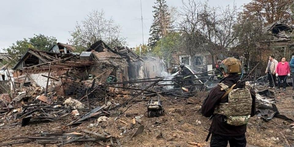 <em>Наслідки російського обстрілу Донеччини 9 жовтня 2025 року. Фото: Facebook/Вадим Філашкін</em>