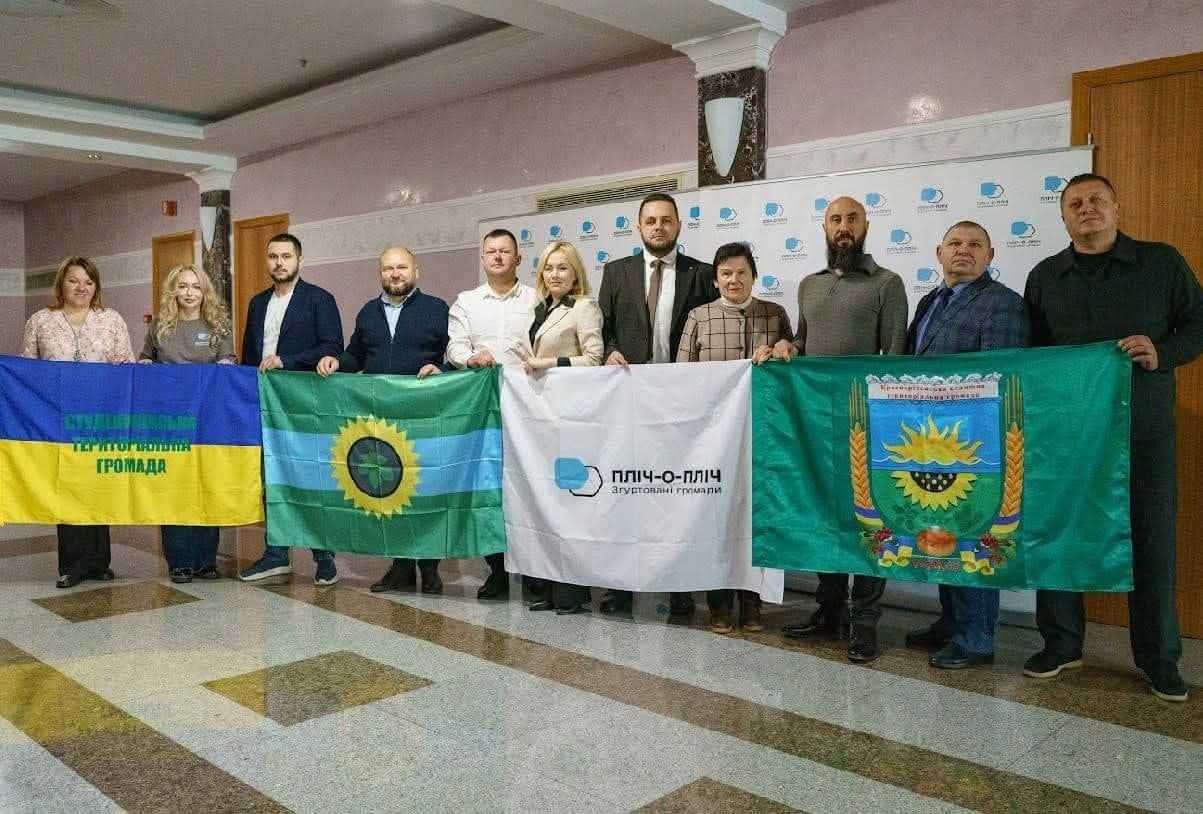 <em>Красноріченська та Нижньодуванська громади Сватівського району долучилися до національного проєкту "Пліч-о-пліч: згуртовані громади". Фото: Facebook/Олексій Харченко</em>