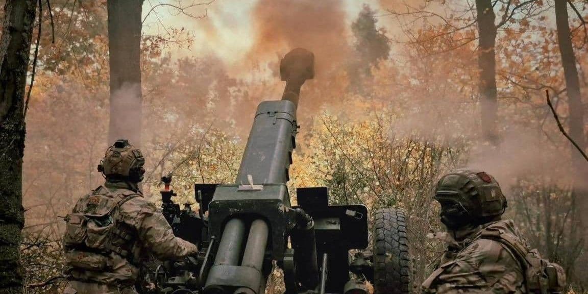 <em>Стреляет пушка Д-30. Фото: 73-й морской центр ССО</em>