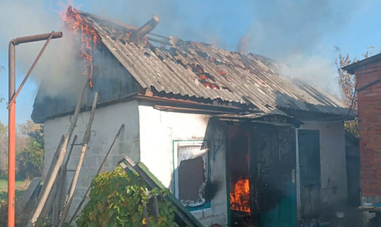 <em>За вихідні надзвичайники ліквідували 7 пожеж на Донеччині. Фото: ДСНС</em>