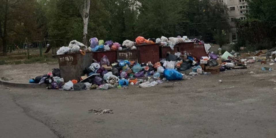 <em>Купа невивезеного сміття. Фото з відкритих джерел</em>