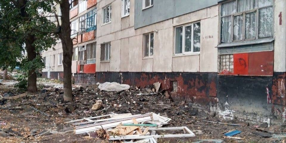 <em>Будинок в окупованому Лисичанську, жовтень 2025 року. Фото: ЛИСИЧАНСЬК NEWS</em>