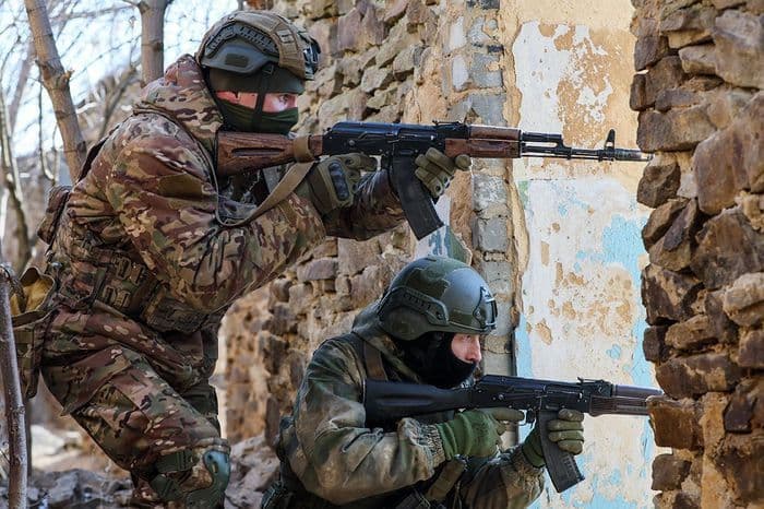 <em>Бійці російської окупаційної армії. Фото з відкритих джерел</em>