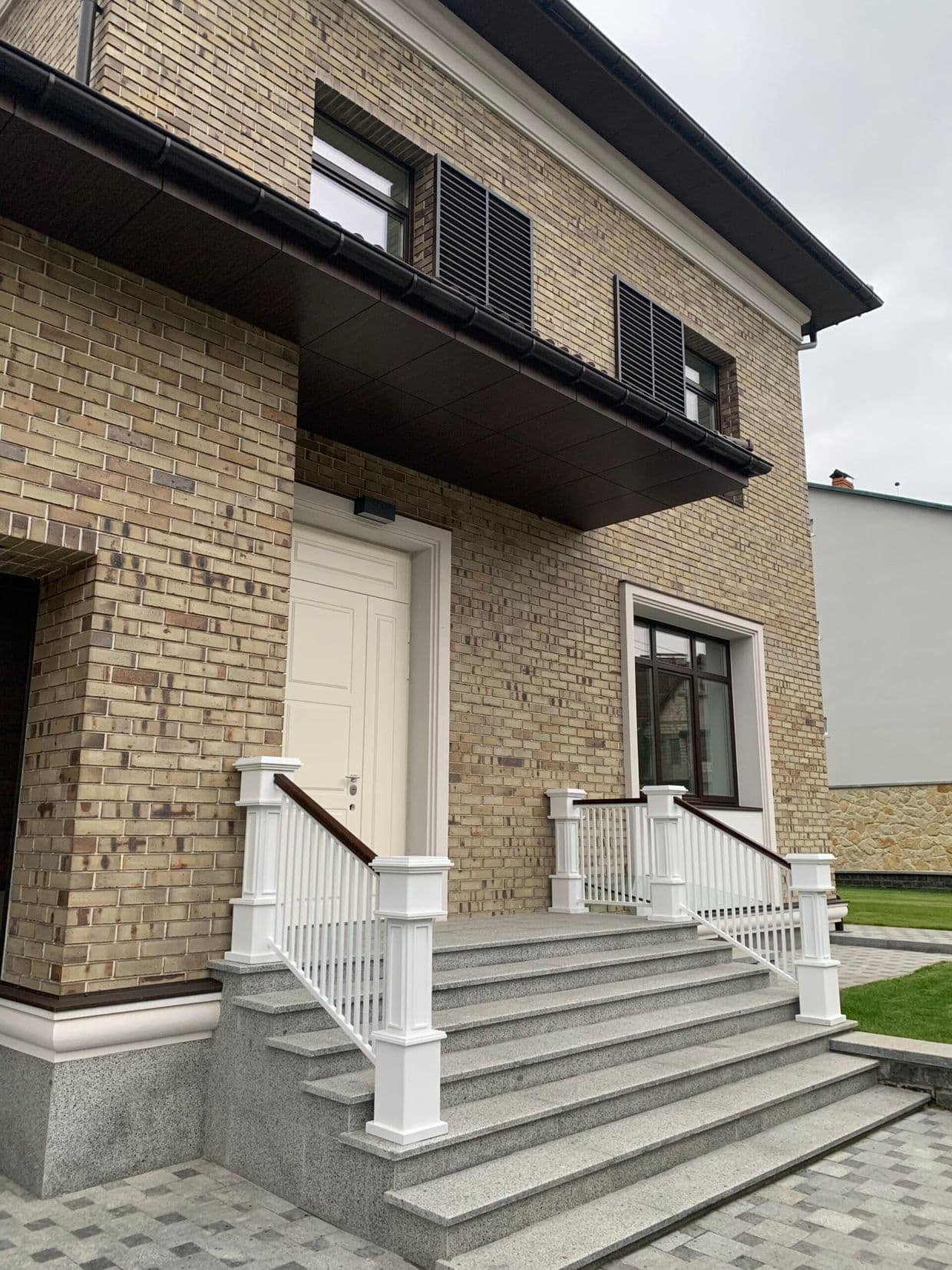 Почему кирпичный дом — это разумный выбор для строительства собственного жилья