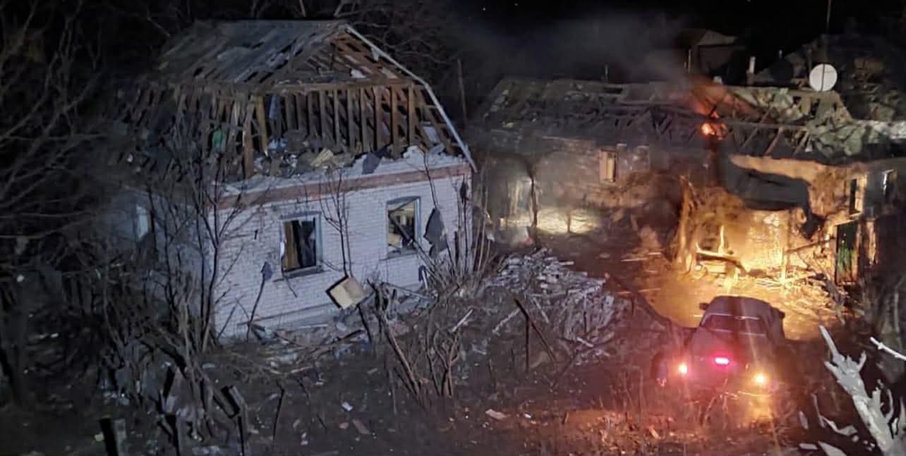 <em>Наслідки обстрілів на Донеччині: Фото: ДСНС</em>