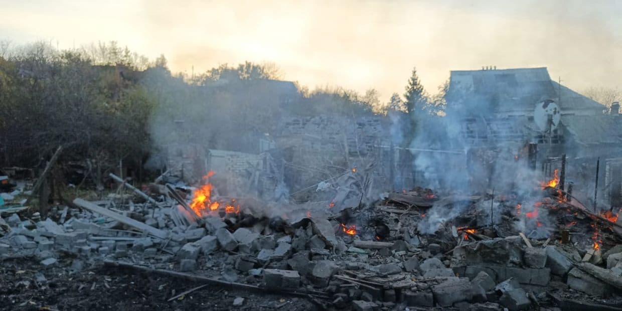 <em>Последствия удара по Краматорску 30 октября 2025 года. Фото: ГСЧС Донбасса</em>