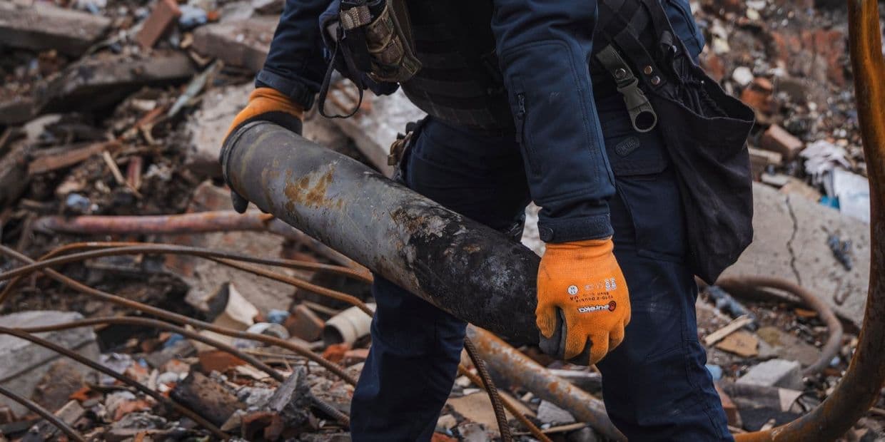 Піротехніки ДСНС очищують Донеччину, знищено ще 22 вибухонебезпечних предмети (фото)