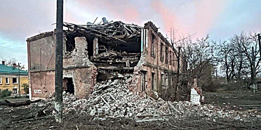 Поранено двоє цивільних: у поліції розповіли про наслідки обстрілів Донеччини (фото)