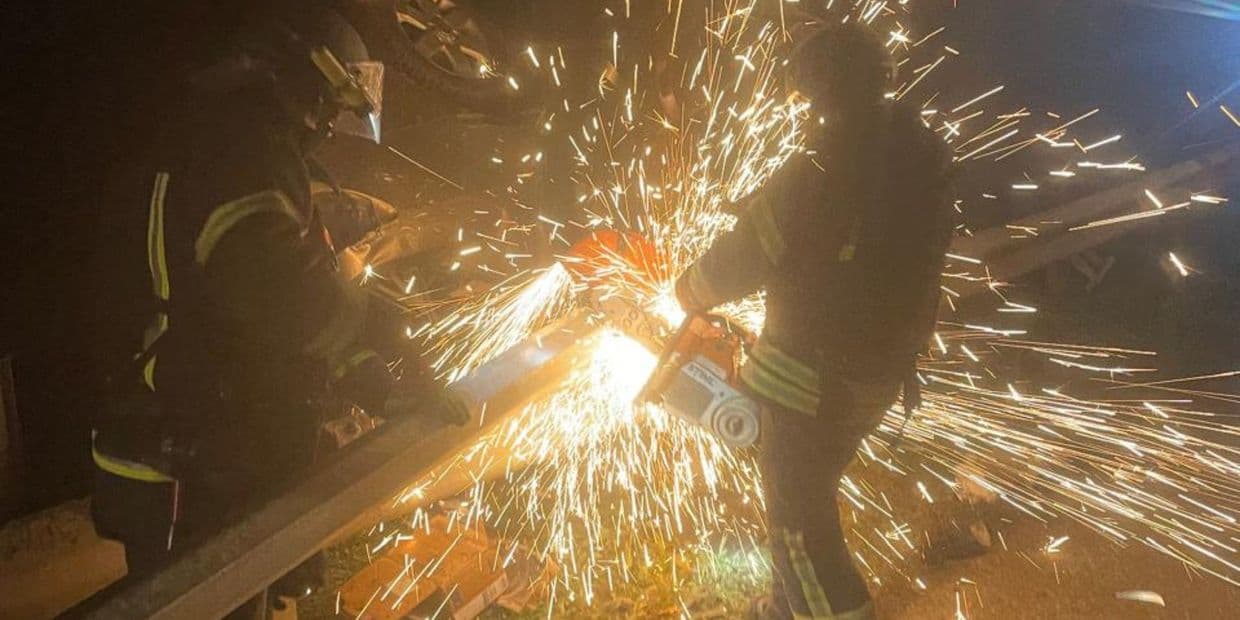 У Краматорську рятувальники звільнили дорогу після смертельної ДТП