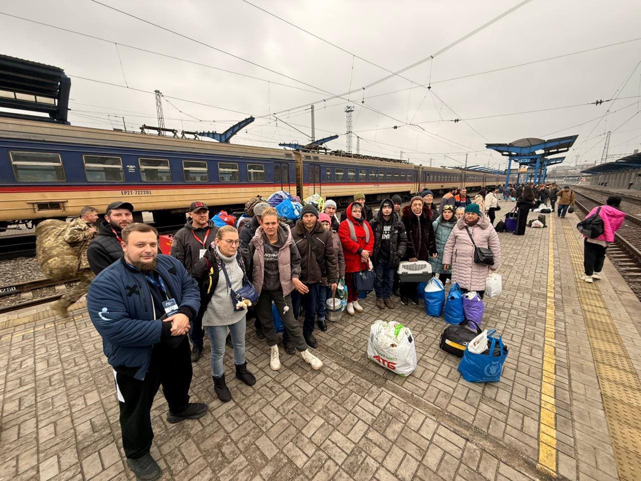 Щодня через транзитні пункти проходить близько 200 жителів Донеччини (фото)