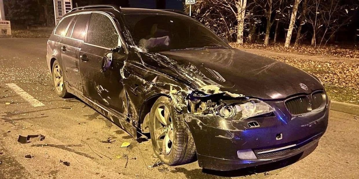 У Краматорську п'яний чоловік на ГАЗелі в'їхав у BMW (фото)