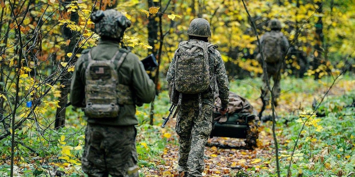 <em>Українські захисники та НРК. Фото: 127 ОВМБр</em>