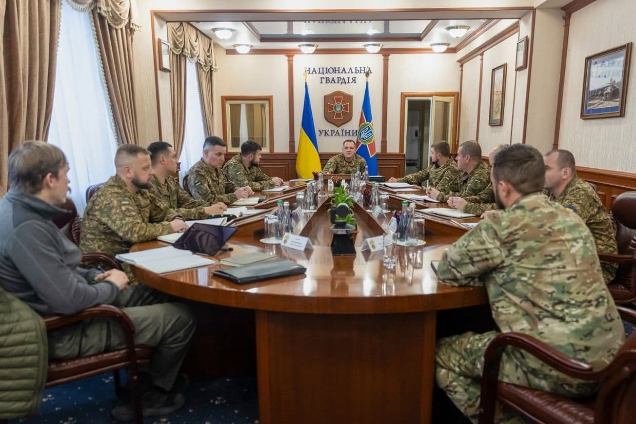 Командувач НГУ провів зустріч із командирами корпусів "Азов" та "Хартія" (фото)