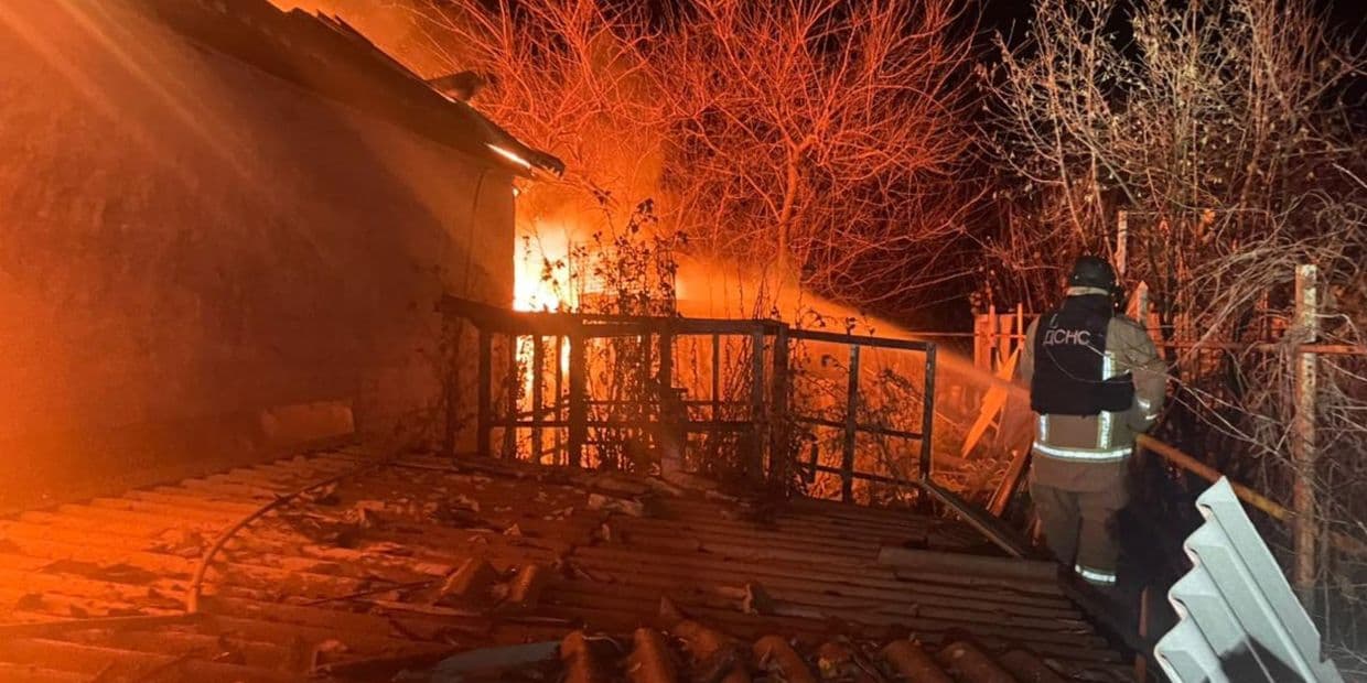 Унаслідок обстрілів пожежі вирували у Дружківці, Добропіллі, Краматорську та Слов'янську (фото)