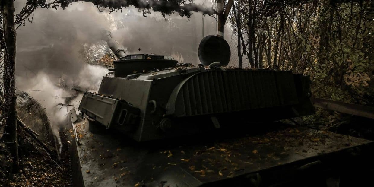 <em>Стріляє САУ 2С1 "Гвоздика". Фото: 24 ОМБр</em>