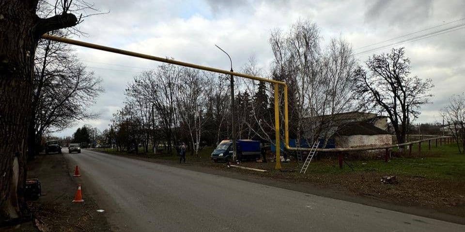 У Черкаському на Донеччині відновили пошкоджений унаслідок ДТП газопровід (фото)