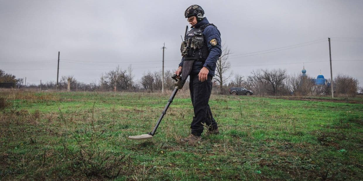 На Донеччині спери ДСНС щодня знешкоджують смертельні знахідки