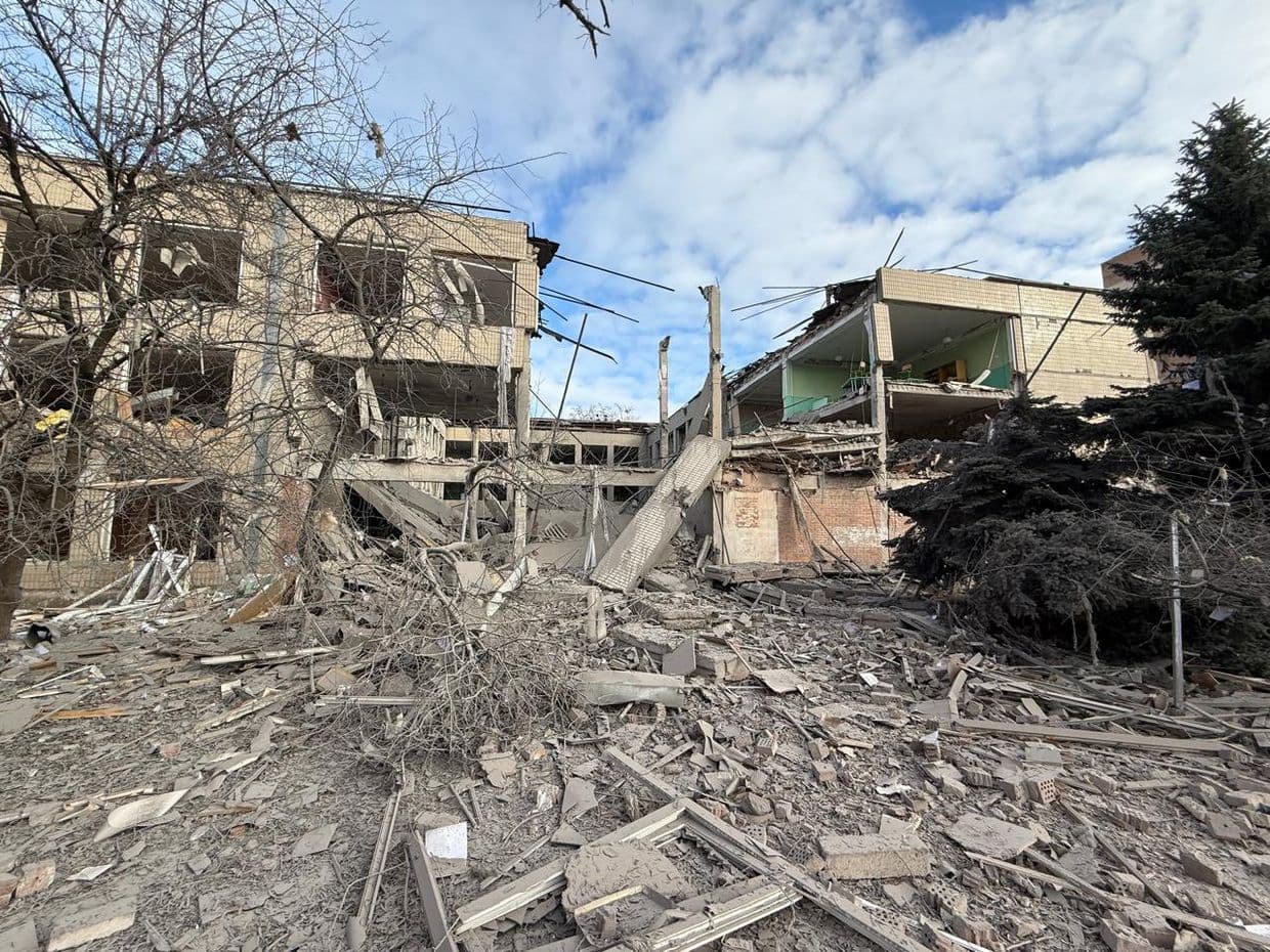 У Слов'янську відомо про 7 поранених і масштабні пошкодження цивільної інфраструктури (фото)