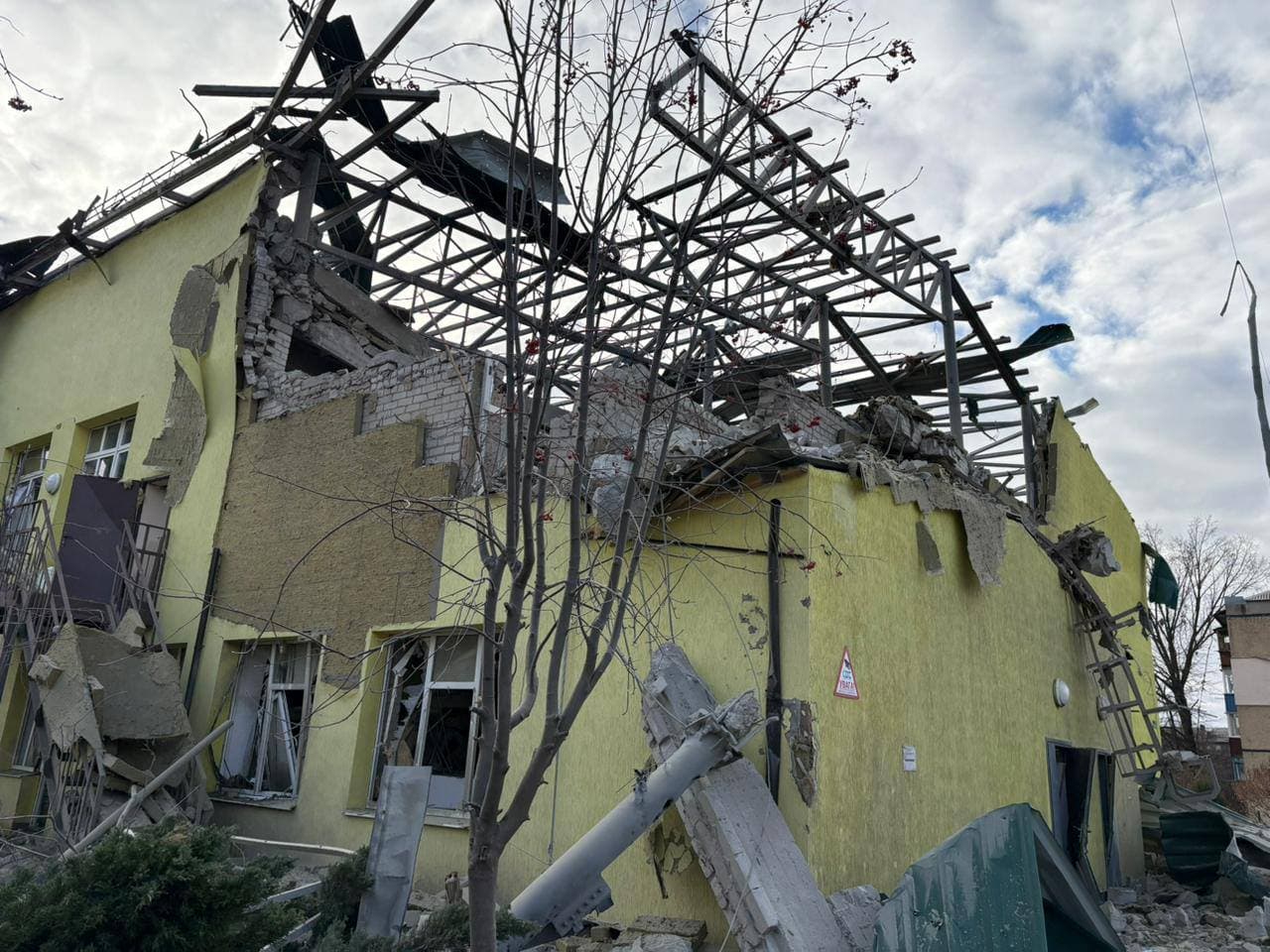 Росіяни 12 разів обстріляли Краматорський та Бахмутський райони Донеччини (фото)