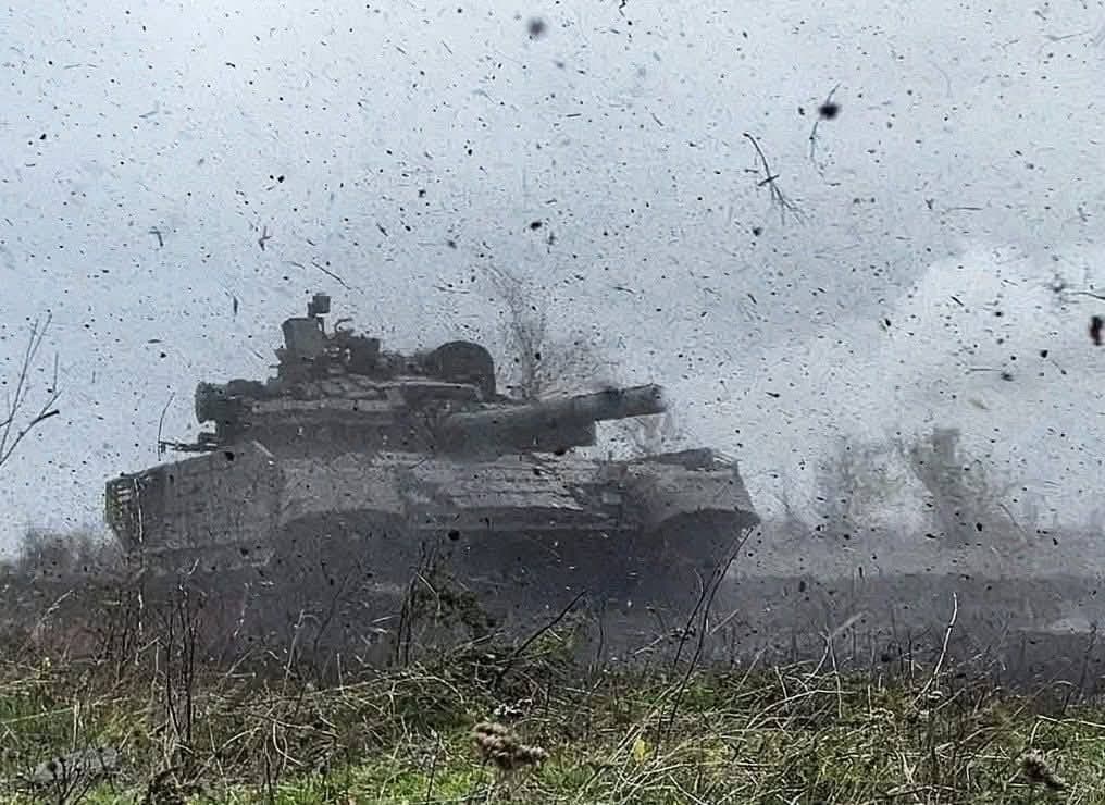 <em>Стріляє танк. Фото: Генштаб ЗСУ</em>