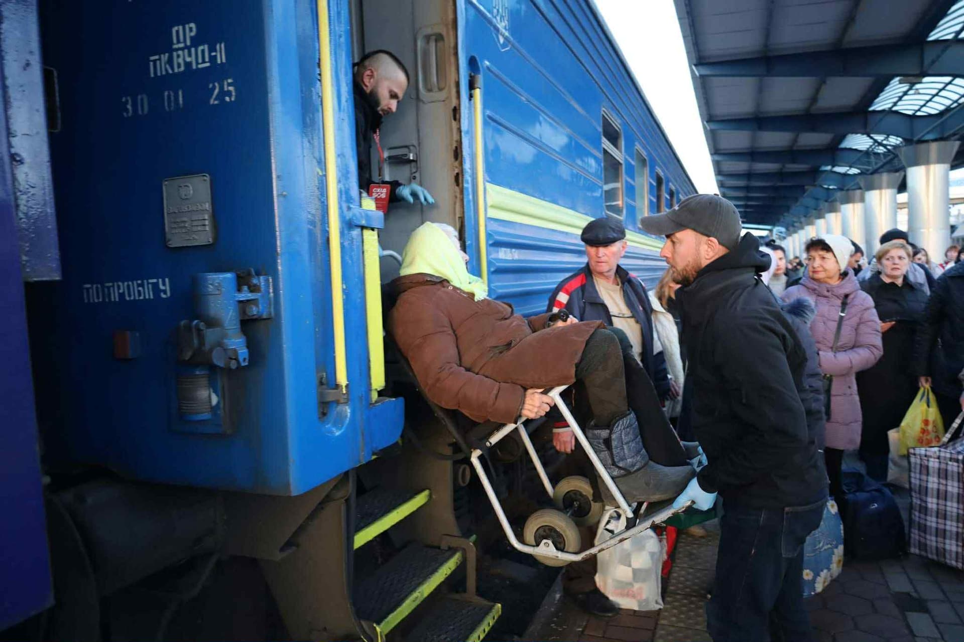 У поліції розповіли, чи вплинуло призупинення руху поїздів на Слов'янськ і Краматорськ на евакуацію