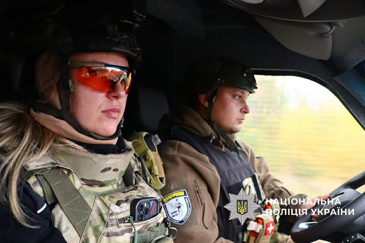 У поліції розповіли, скільки евакуаційних екіпажів "Білих янголів" працюють зараз на Донеччині