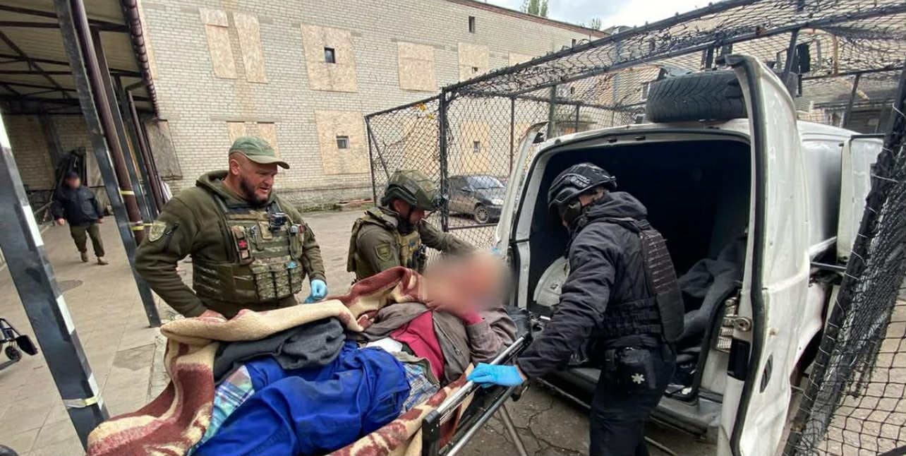 "Геранью" б'ють переважно вночі: у поліції розповіли про атаку міст на Донеччині та роботу парамедиків