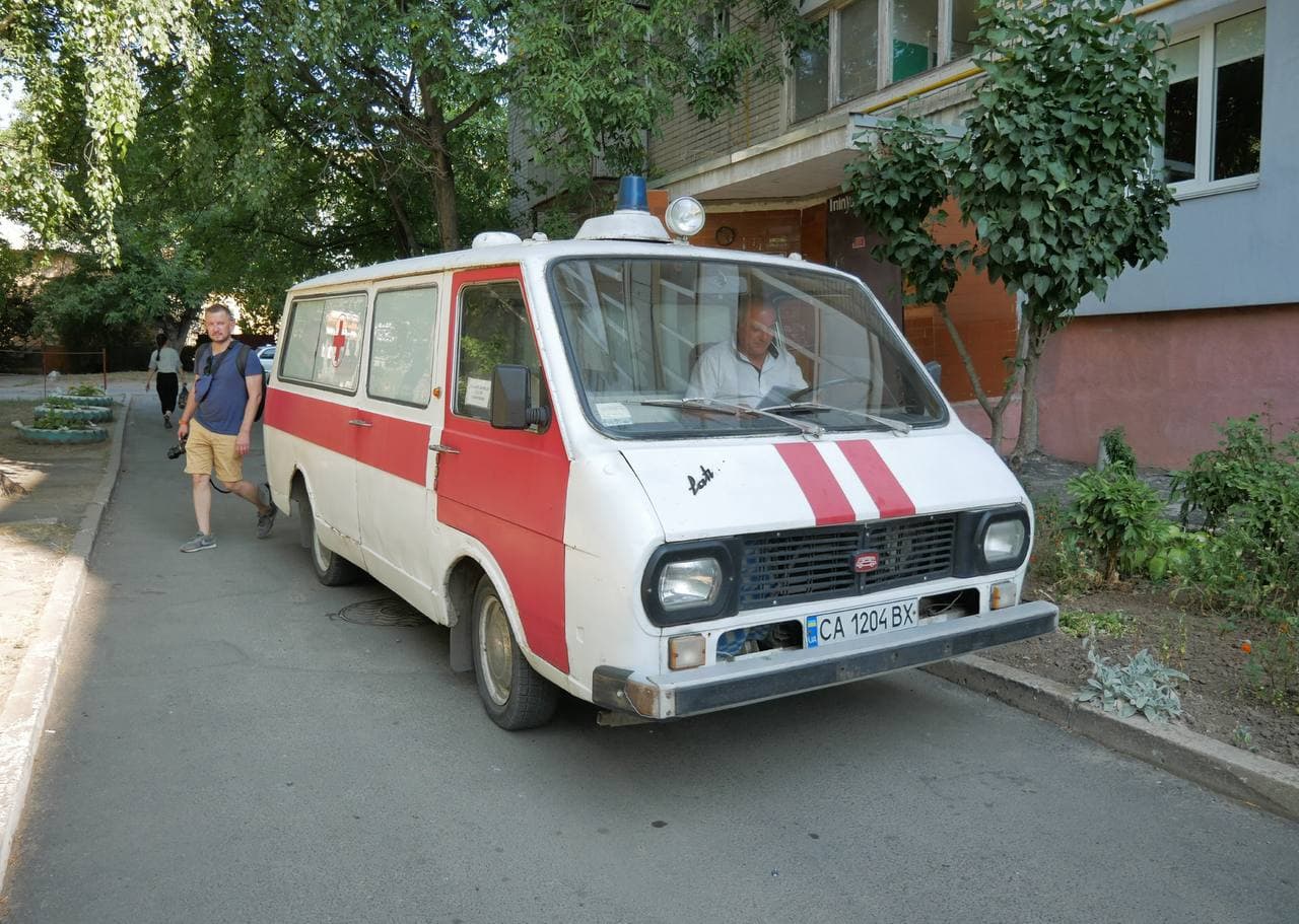 <em>Маріупольці в окупації не можуть викликати "швидку допомогу". Фото: міськрада Маріуполя</em>