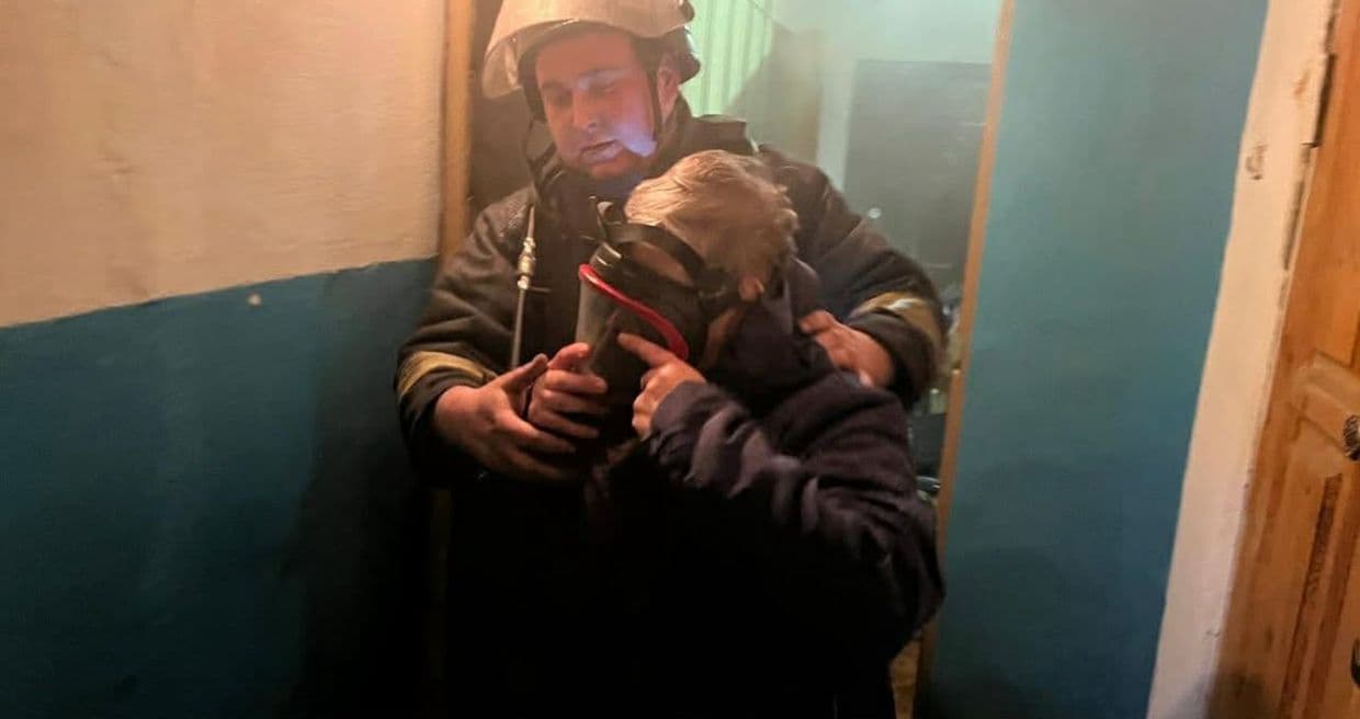 У Краматорському районі жінка опинилася у димовій пастці через пожежу