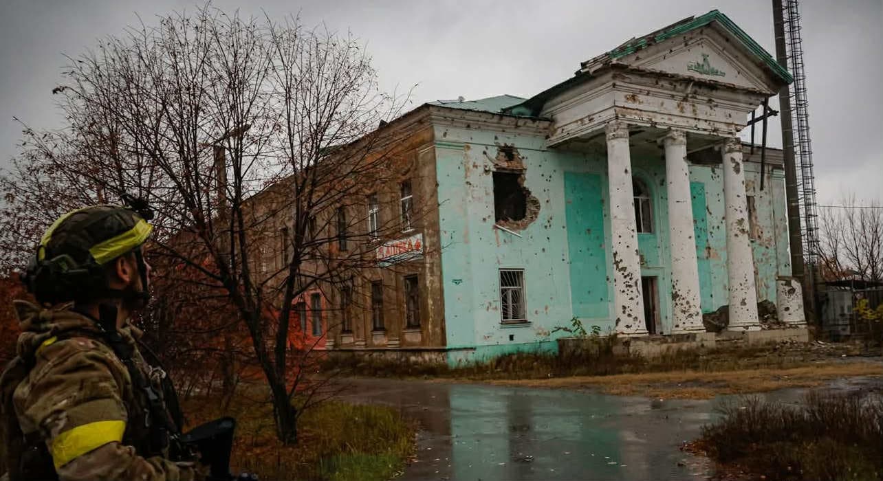 Лиманський напрямок. Наслідки обстрілів у мікрорайоні Заводський. Фото: 115 ОМБР 