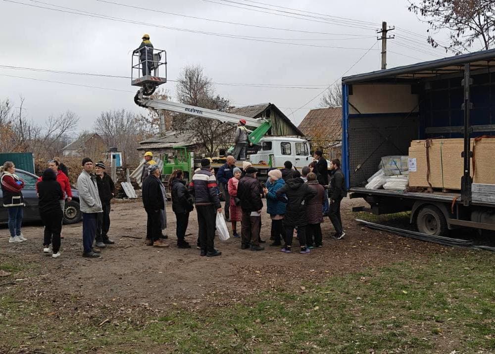 <em>Жителі Краматорська, 11 листопада 2025 року. Фото: Краматорська міська рада</em>