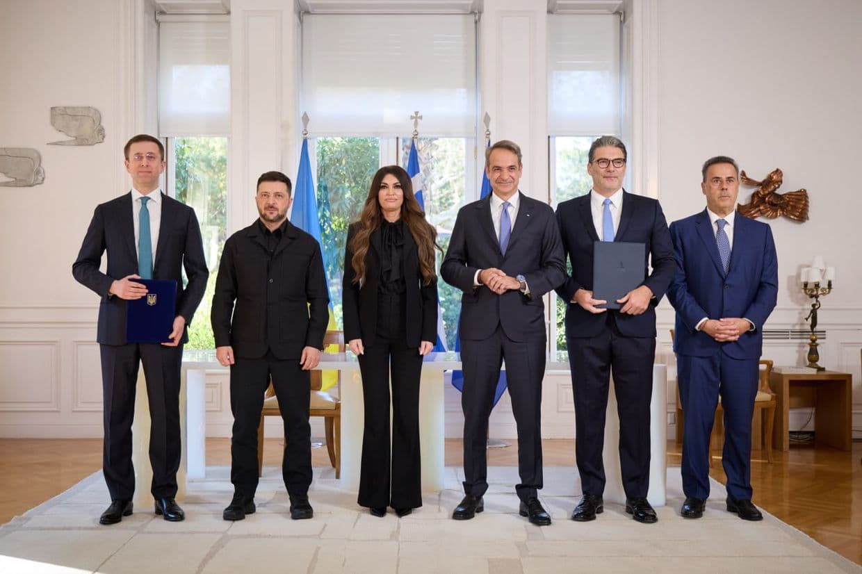 <em>Украинская и греческая стороны во время встречи в Афинах 16 ноября 2025 года. Фото с официального телеграм-канала Президента Украины</em>