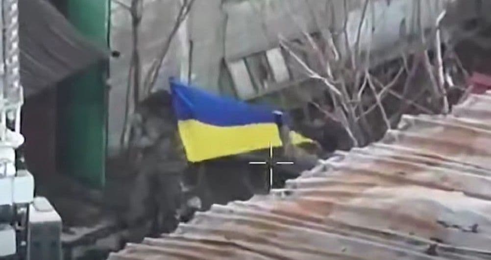 Штурмовики підняли український прапор у середмісті Покровська (відео)