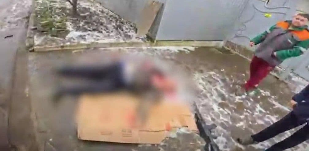 Росіяни завдають масовані удари дронами по Дружківській громаді: пораненим допомогли парамедики поліції (відео)