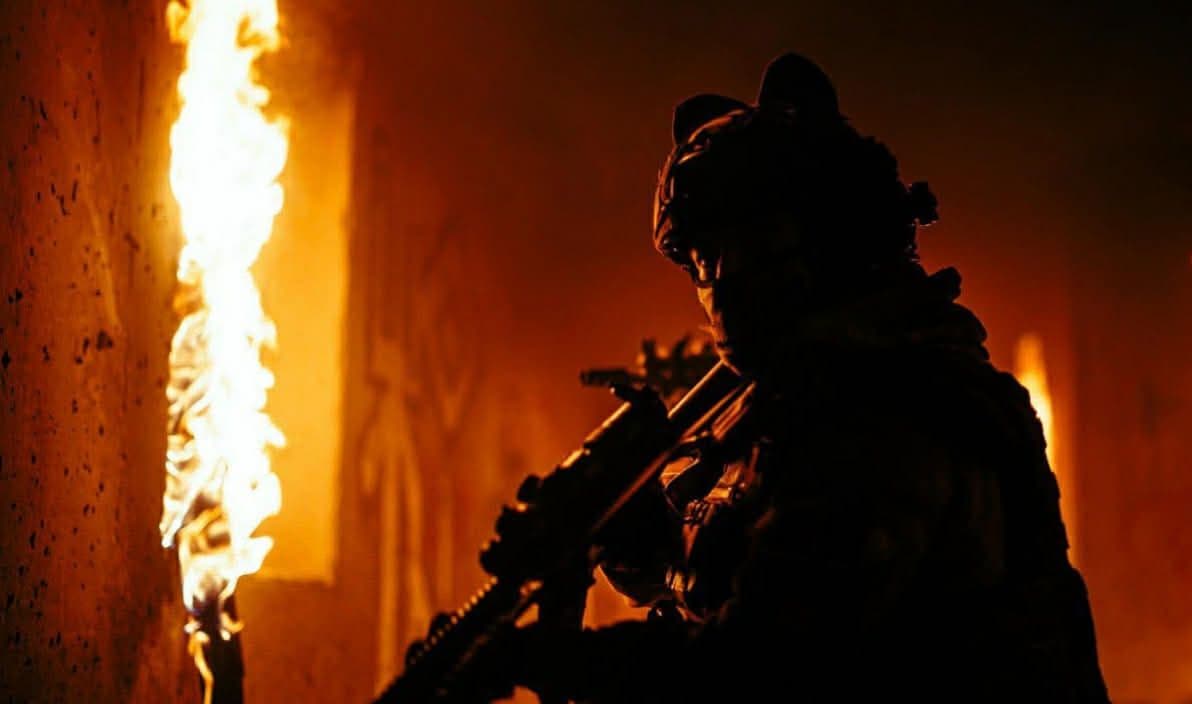 20 дронів ворог запустив за дві хвилини: ДШВ показала рідкісні кадри боїв у Покровську (відео)