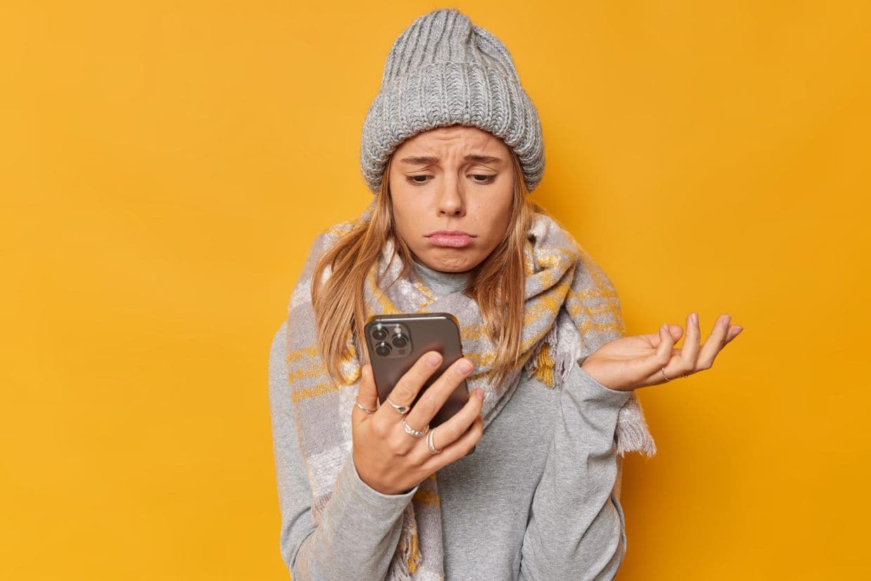 <em>Смартфон не ловить мережу. Фото: Freepik</em>