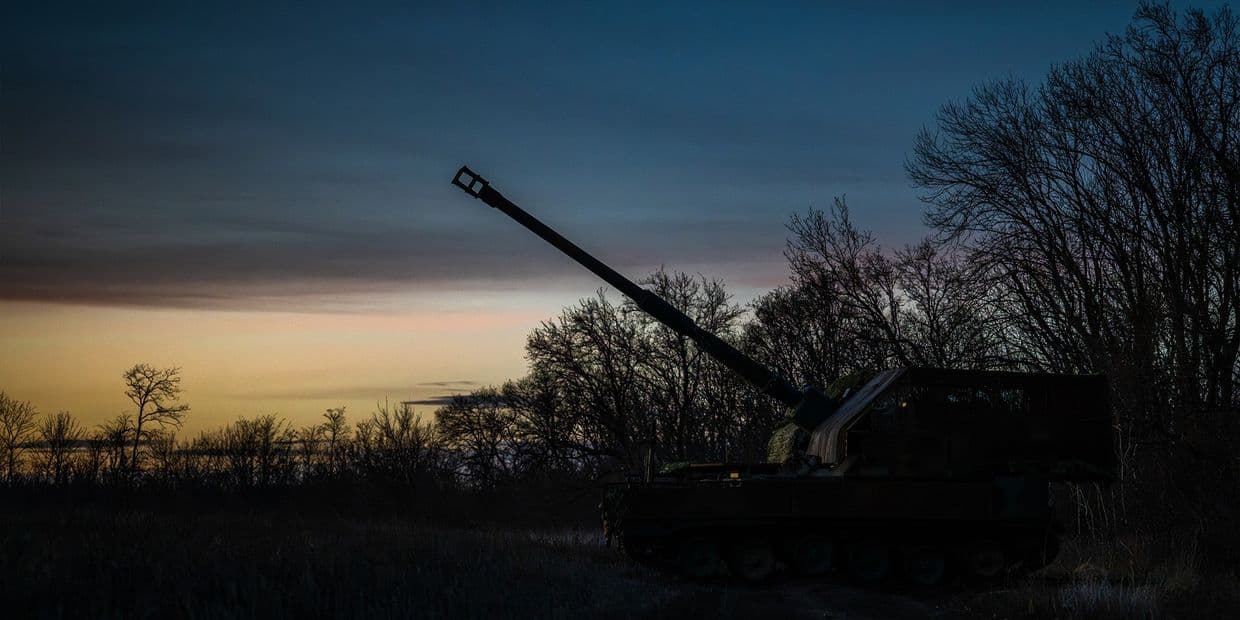 <em>САУ на позиції. Фото: Антон Шевельов/26 ОАБр</em>