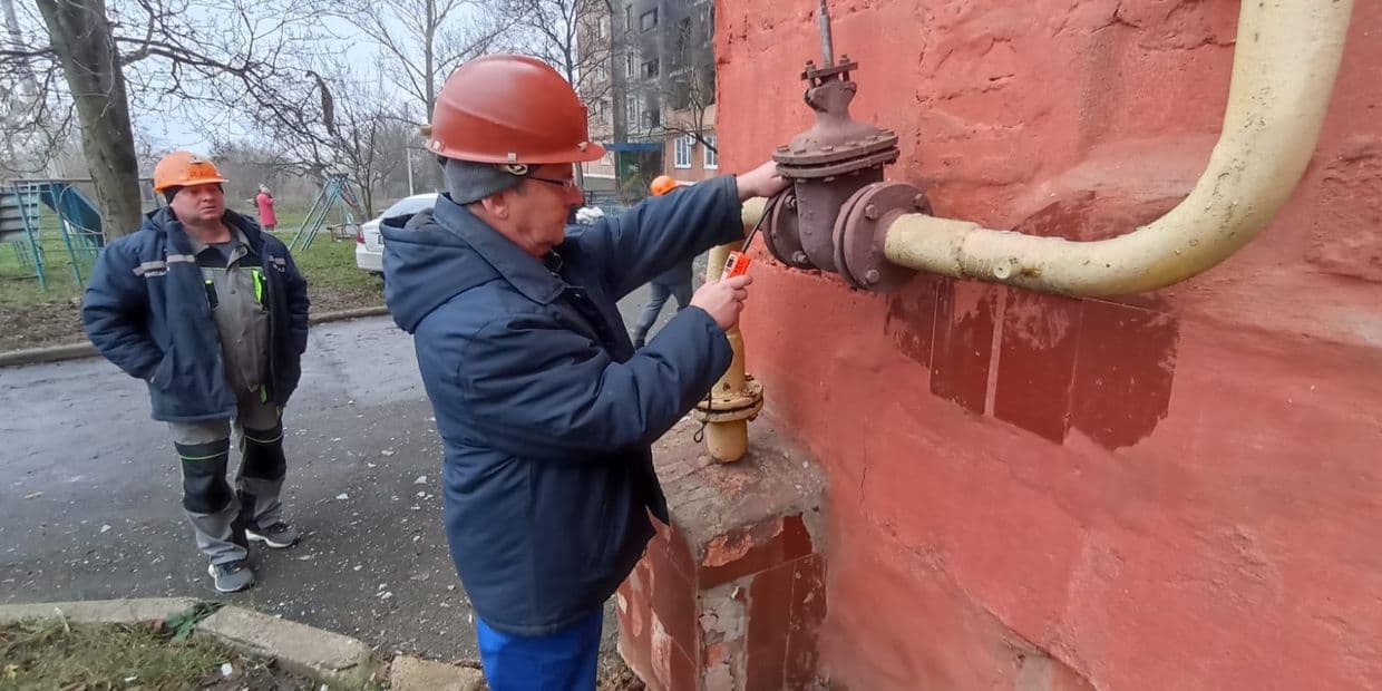 <em>Газівники за роботою. Краматорськ, грудень 2025 року. Фото: Донецькоблгаз</em>